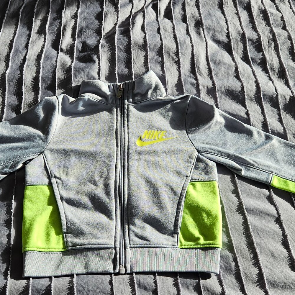 2T Nike sweat shirt.
